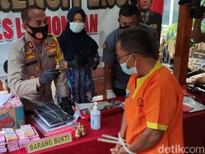 Pria di Lamongan Menipu dengan Ngaku Dukun Pengganda Uang Pria di Lamongan Menipu dengan Ngaku Dukun Pengganda Uang