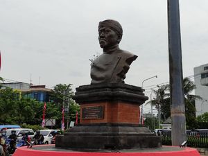 Monumen Dalang Maestro Ki Nartosabdo Berdiri di Dekat Alun-alun Kota Semarang Monumen Dalang Maestro Ki Nartosabdo Berdiri di Dekat Alun-alun Kota Semarang