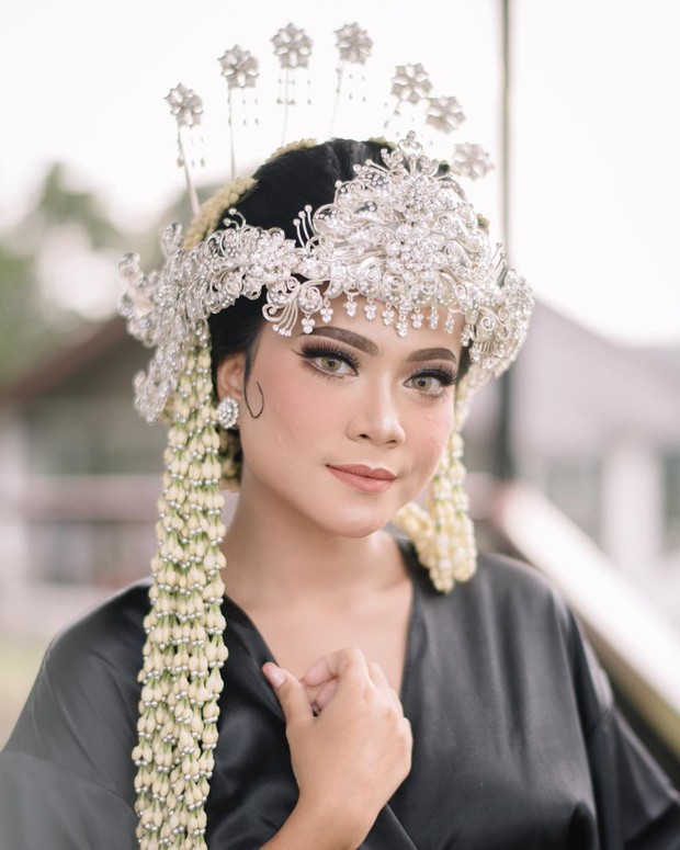 Pernikahan Hanum dan Herlambang