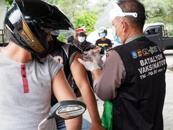 Polda NTB Layani Vaksinasi Drive Thru, 38 Pengendara Sudah Disuntik
