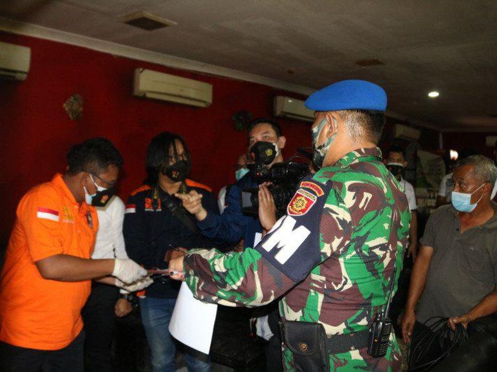 Kolaborasi TNI-Polri saat Kasus Penembakan Bripka CS Direkonstruksi Kolaborasi TNI-Polri saat Kasus Penembakan Bripka CS Direkonstruksi