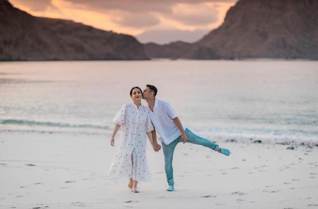 Selain Anang dan Ashanty, pernikahan Raffi Ahmad dan Nagita Slavina juga digelar dengan sangat mewah.