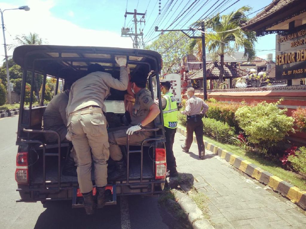 Seorang WN Denmark Ngamuk di Bali Diduga Stres Seorang WN Denmark Ngamuk di Bali Diduga Stres