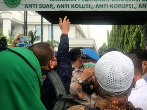 Sempat Tak Bisa Masuk ke PN Jaktim, Kuasa Hukum Rizieq Mencak-mencak
