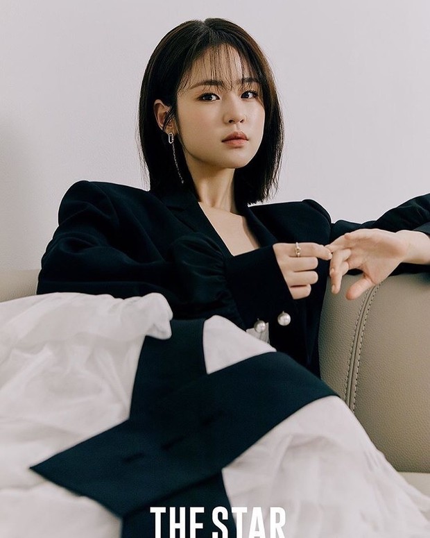 Shim Eun Woo dalam pemotretan (foto: instagram.com/eunoorang)