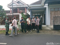 Geledah Rumah Terduga Teroris di Tulungagung, Densus 88 Sita 2 Pistol