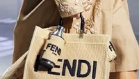 Tas Botol Minum Jadi Tren Fashion 2021, Intip Desainnya yang Stylish