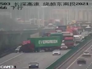 Setelah Kapalnya Blokir Terusan Suez, Kini Giliran Truk Evergreen yang Blokir Jalan