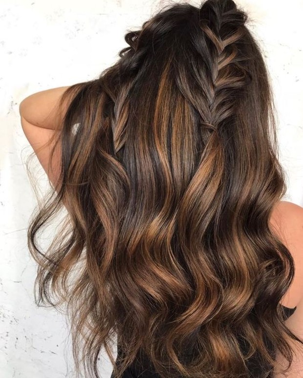 Contoh pewarnaan rambut dengan warna bronze brunette