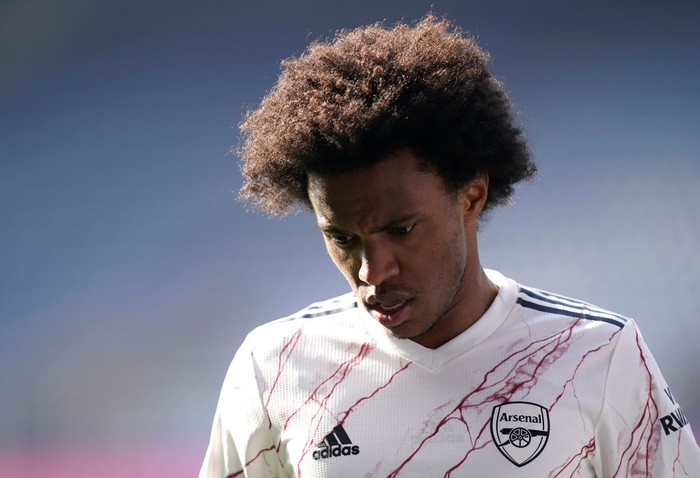 LEICESTER, ENGLAND - FEBRUARY 28: Willian of Arsenal looks on during the Premier League match between Leicester City and Arsenal at The King Power Stadium on February 28, 2021 in Leicester, England. Sporting stadiums around the UK remain under strict restrictions due to the Coronavirus Pandemic as Government social distancing laws prohibit fans inside venues resulting in games being played behind closed doors. (Photo by Tim Keeton - Pool/Getty Images)