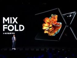 Ponsel Layar Lipat Xiaomi Mi Fold Menarik Sih, Tapi... Ponsel Layar Lipat Xiaomi Mi Fold Menarik Sih, Tapi...