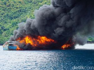 Duarrr! 10 Kapal Maling Ikan Ditenggelamkan