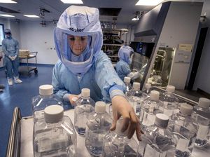 Ada Risiko Pembekuan Darah, Jerman Tangguhkan Vaksin AstraZeneca