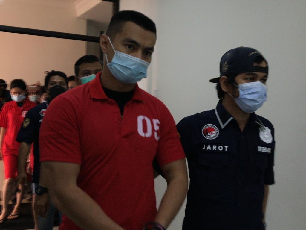 Agung Saga Diam-Diam Sudah Jalani Sidang Kasus Narkoba Agung Saga Diam-Diam Sudah Jalani Sidang Kasus Narkoba