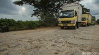 Ampun! Jalan Raya Perancis Tangerang Rusak parah