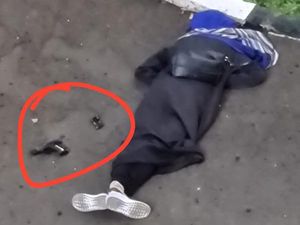 Teka-teki Zakiah Aini Selipkan Air Gun Saat Masuk Mabes Polri Teka-teki Zakiah Aini Selipkan Air Gun Saat Masuk Mabes Polri