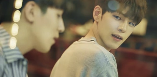 Foto Band Day6 dalam Lagu When You Love Someone/Twitter.com/soompi Menampilkan salah satu member yakni Wonpil dalam potongan gambar lagu When You Love Someone.