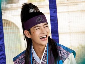 Drakor V BTS Hwarang Tayang di Netflix, Ungkap Ingin Berakting Kembali Drakor V BTS Hwarang Tayang di Netflix, Ungkap Ingin Berakting Kembali