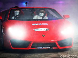 Gaya Raffi Ahmad Tunggangi Supercar saat Luncurkan RANS Cilegon FC