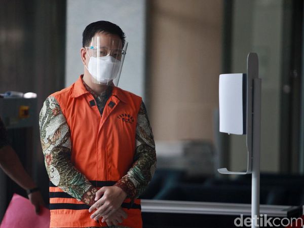 Hiendra Soenjoto Divonis 3 Tahun Penjara