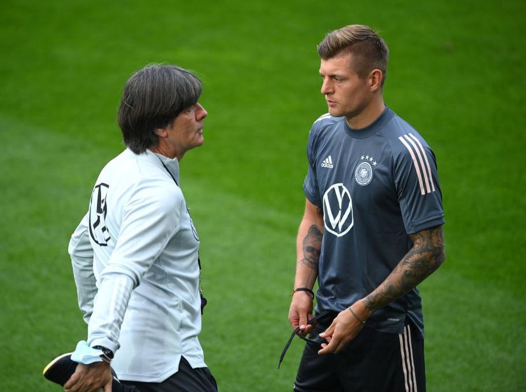 Loew Abaikan Rumor Kroos Akan Pensiun dari Timnas Usai Piala Eropa Loew Abaikan Rumor Kroos Akan Pensiun dari Timnas Usai Piala Eropa