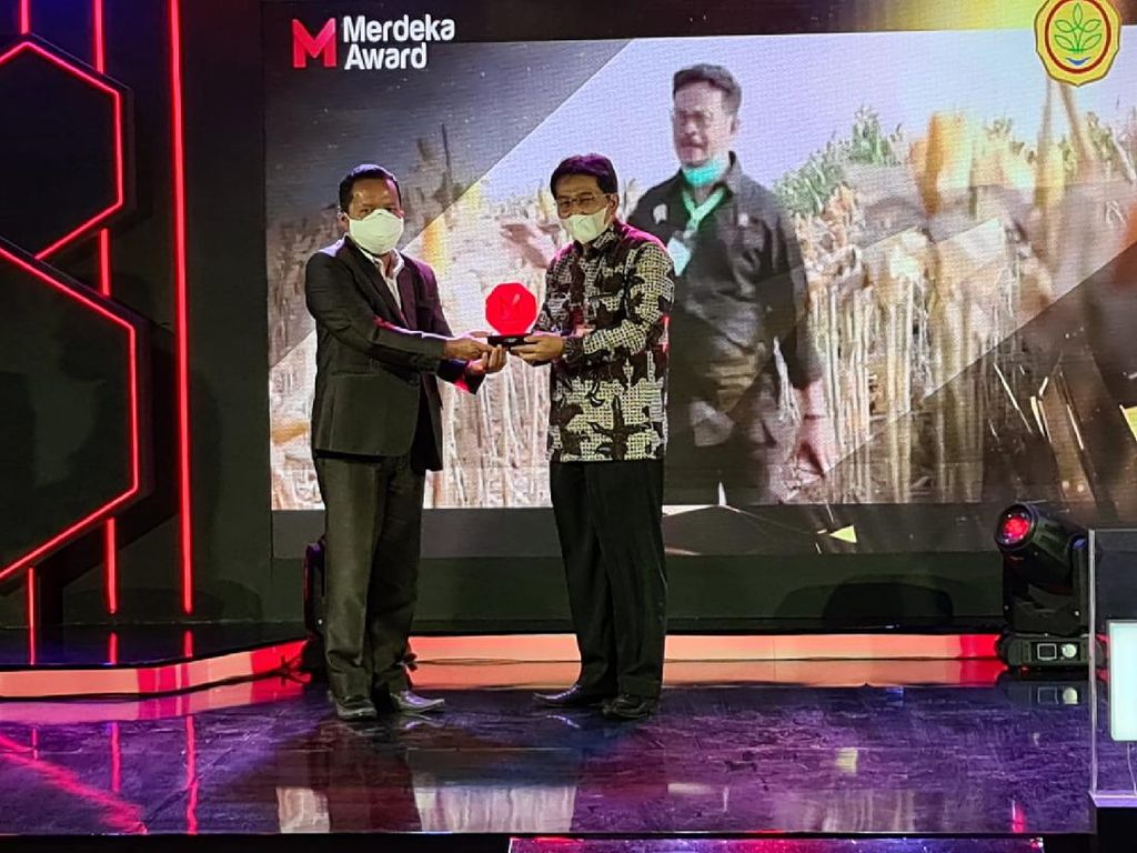 Kementan Raih Award atas Program Inovatif Selama Pandemi Kementan Raih Award atas Program Inovatif Selama Pandemi