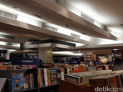 Kok Bisa Kinokuniya Plaza Senayan Tutup? Ini Dugaannya