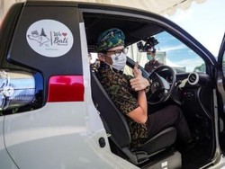 Sandiaga Uno Jajal Mobil Listrik Mungil Toyota