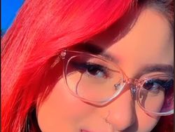 Kisah Wanita Tak Punya Tangan yang Jadi Pengantar Makanan & Instruktur Tari