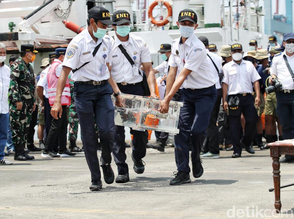 KNKT Berhasil Unduh Rekaman Percakapan Kecelakaan dari CVR Sriwijaya Air
