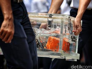 CVR Sriwijaya Air SJ-182 Ditemukan Pakai Kapal Isap Lumpur CVR Sriwijaya Air SJ-182 Ditemukan Pakai Kapal Isap Lumpur