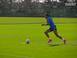 Skill Banget! Begini Gol Cantik Pierre-Emerick Aubameyang Saat Latihan