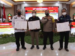 Cegah Karhutla, Polda Kalteng Teken MoU dengan Gapki dan Telkom