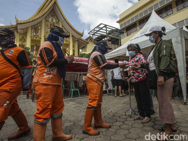Vihara Hemadhiro Lakukan Vaksinasi Warga Lansia