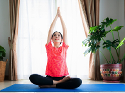 Amankah Olahraga Saat Puasa? Ini Rekomendasi Latihannya