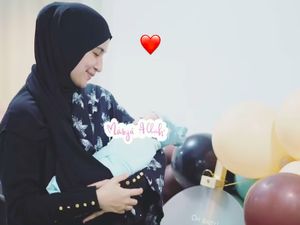 Zaskia Sungkar Pastikan Anak Pertamanya Mendapatkan ASI Eksklusif Zaskia Sungkar Pastikan Anak Pertamanya Mendapatkan ASI Eksklusif