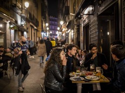 Beda dari yang Lain, Spanyol Bebaskan Turis Datang dan Berpesta