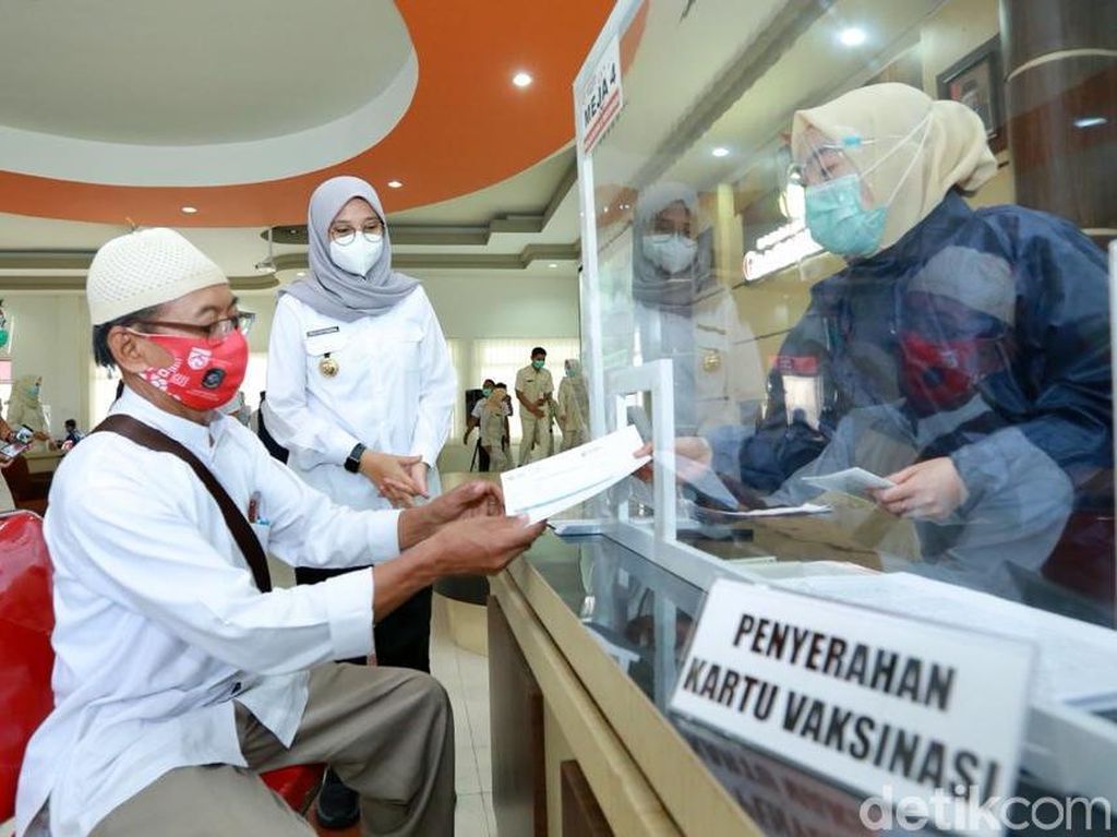 Banyuwangi Kebut Vaksinasi COVID-19 Ribuan Calon Jemaah Haji Banyuwangi Kebut Vaksinasi COVID-19 Ribuan Calon Jemaah Haji