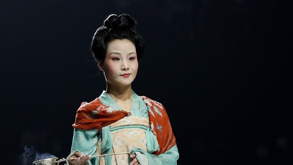 10 Foto China Fashion Week 2021 yang Digelar Saat Pandemi