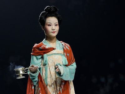 10 Foto China Fashion Week 2021 yang Digelar Saat Pandemi