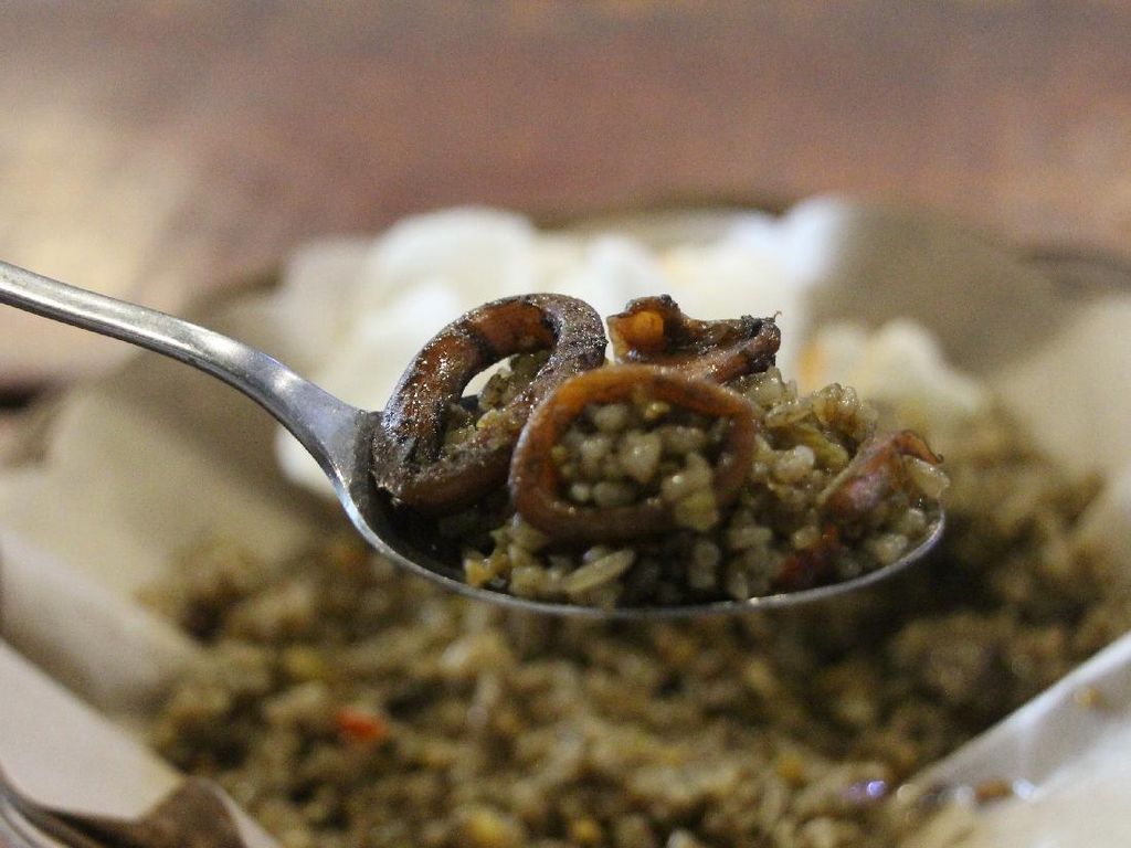 Ada Nasi Goreng Cumi dan Nasi Crazy Rich Asians Enak di Malang Ada Nasi Goreng Cumi dan Nasi Crazy Rich Asians Enak di Malang