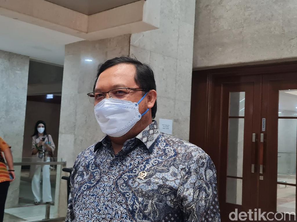 Elite PD Minta Erick Thohir Berhentikan Sekjen DPR dari Komisaris BUMN