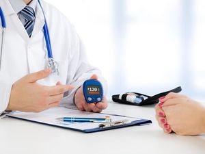 Waspada Gula Darah Turun Drastis, Dokter Jelaskan Risikonya Waspada Gula Darah Turun Drastis, Dokter Jelaskan Risikonya