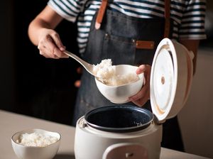 Cara Membersihkan Rice Cooker, Tips Nasi Tetap Wangi dan Tidak Cepat Basi Cara Membersihkan Rice Cooker, Tips Nasi Tetap Wangi dan Tidak Cepat Basi