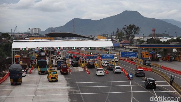 Jelang Long Weekend, Exit Tol Cileunyi Ramai Lancar