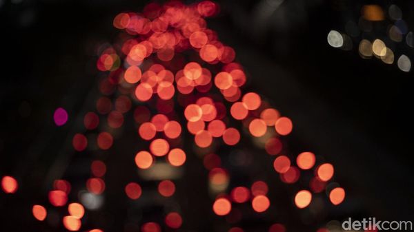 Jelang Pekan Suci Paskah Jalanan Jakarta Macet Banget!