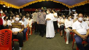 Potret Kapolri Kunjungi Gereja di Manado Pastikan Paskah Aman