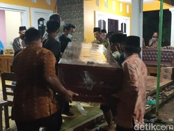 Jenazah TKI Karanganyar yang Tewas di Perairan Karimun Dimakamkan