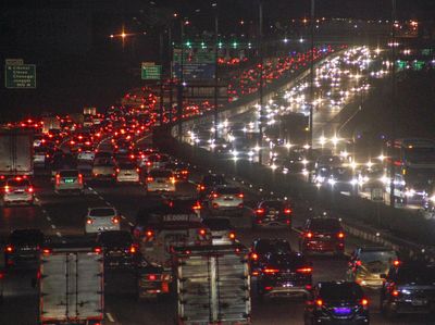Duh, Tol Jagorawi Padat Banget Jelang Libur Paskah