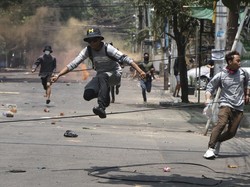 Aparat Myanmar Serbu Lokasi Aksi Demo Antikudeta, Tembaki Demonstran